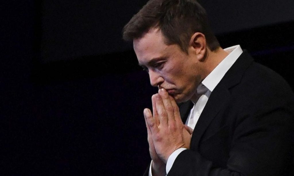 Elon Musk predice que la IA superará a humanos dentro de cinco años